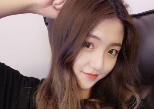 抖音吃瓜女网红排名图片,揭秘热门话题制造者！”