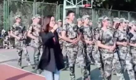 大学军训跳舞视频吃瓜网