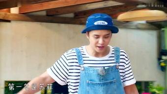 网红萌娃吃瓜视频,童趣横生的美食瞬间